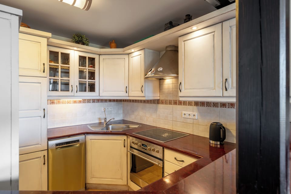 Apartment, Balcony, Mountain View | Private kitchen | Coffee/tea maker, electric kettle