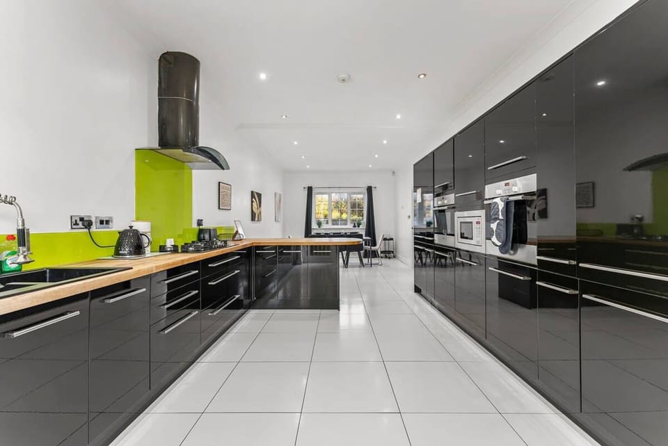 House | 4 bedrooms, Internet
