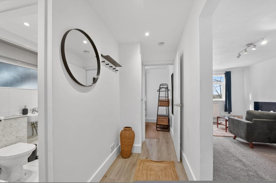 Madeira 2BR Garden Retreat in Bromley With Street Parking Apartment in Bromley