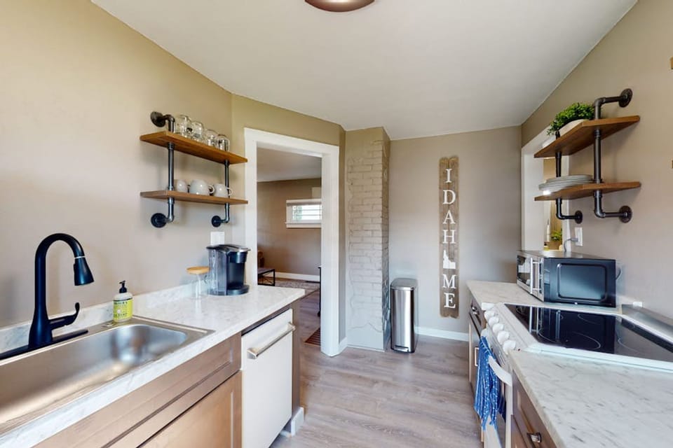 House | 3 bedrooms, high-speed internet