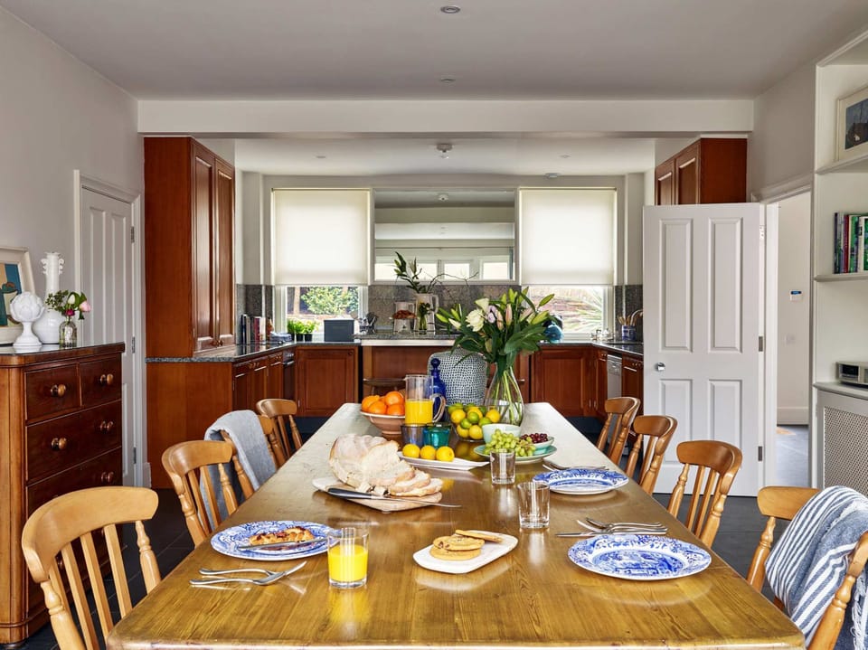 House | 5 bedrooms, Internet