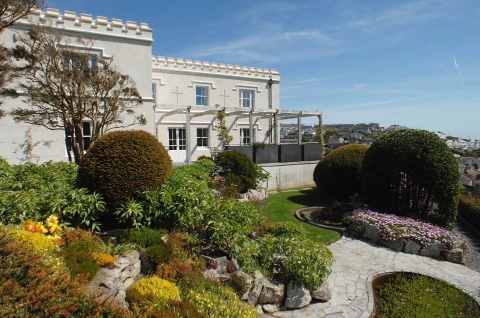 House | 8 bedrooms, Internet