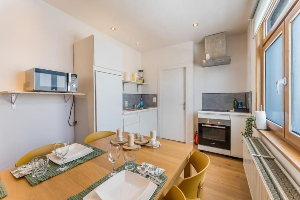 Shared fridge, microwave, highchair