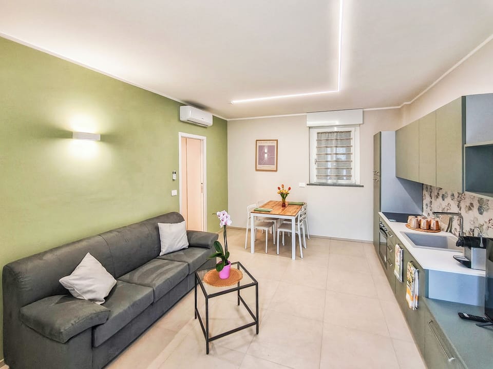 Apartment, 1 Bedroom | Living area