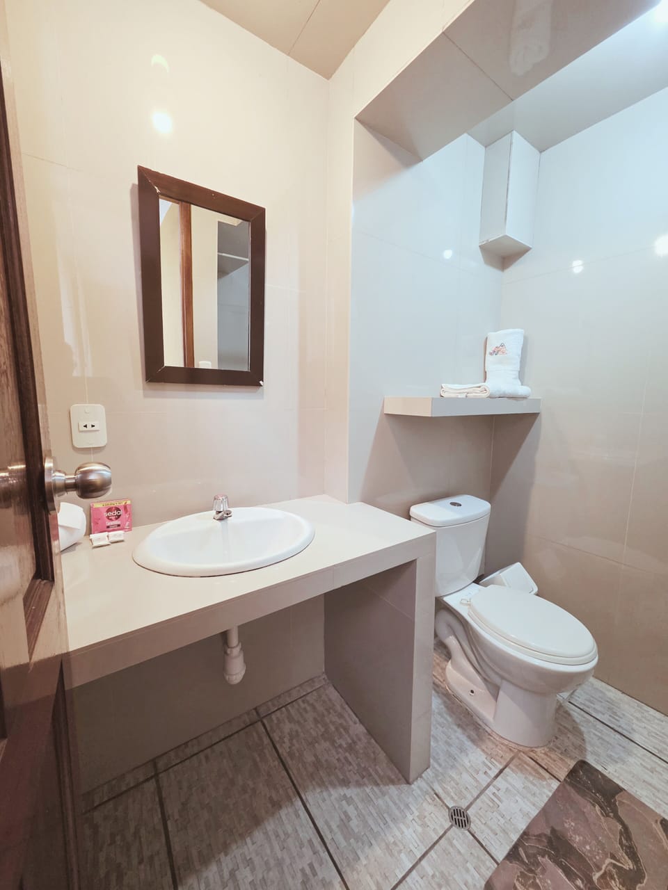 Comfort Double Room | Bathroom | Towels, soap, shampoo, toilet paper