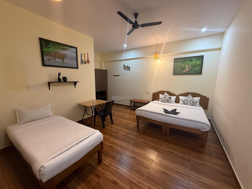 Deluxe Room | Desk, laptop workspace, WiFi (free)