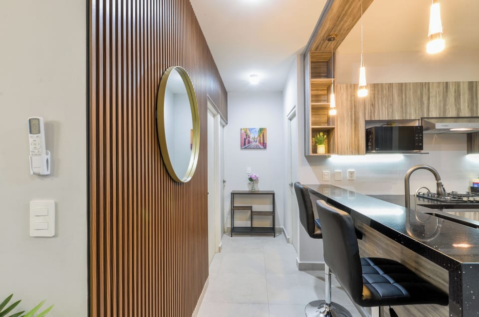 Classic Suite, Balcony, City View | Living area