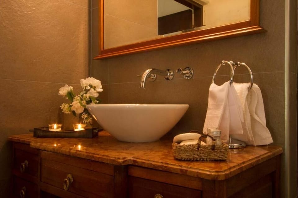 Deluxe Triple Room, Patio, Garden View | Bathroom | Free toiletries, hair dryer, bidet, towels