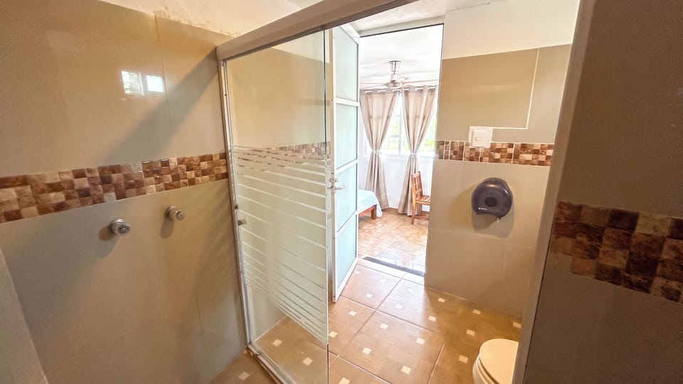 Classic Double Room | Bathroom