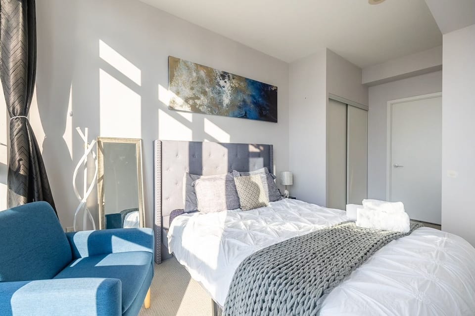 Luxury Room, Balcony, City View | Iron/ironing board