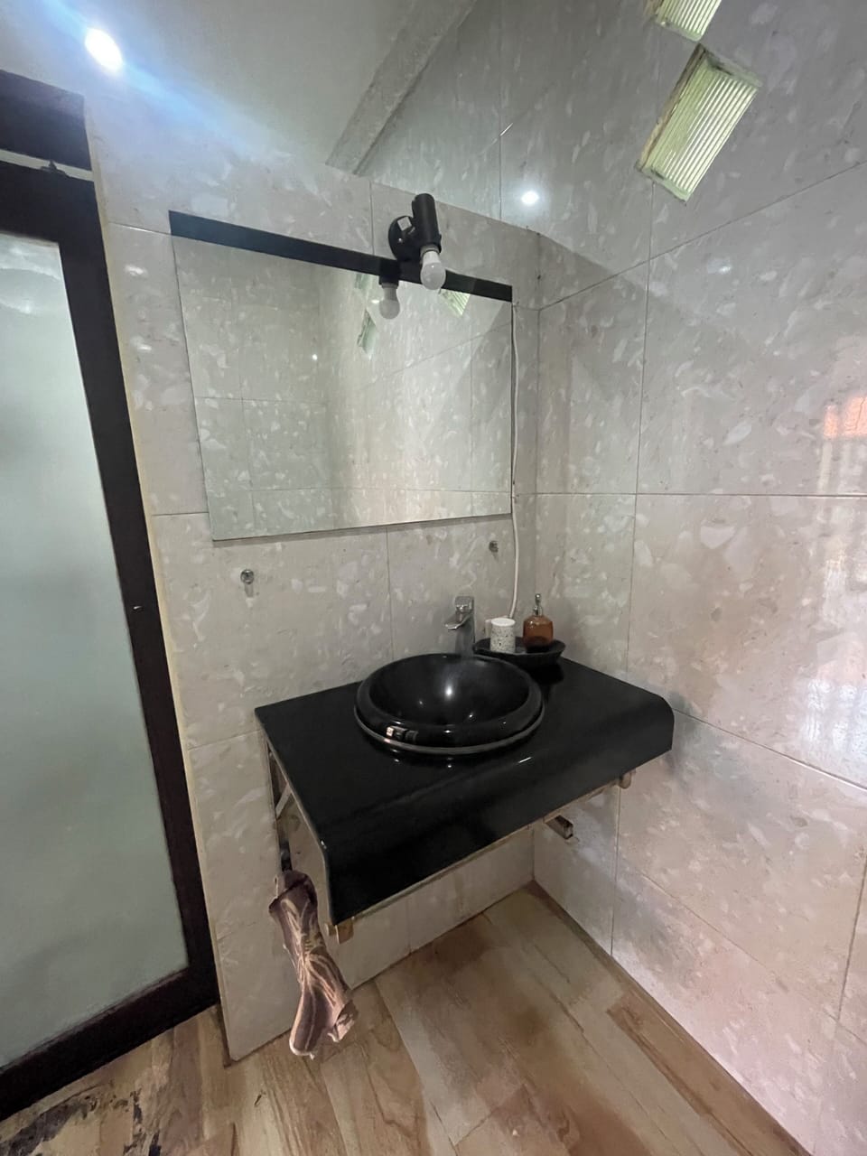 Double Room, Kitchen | Bathroom | Shower, hair dryer, soap, shampoo