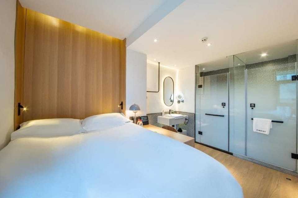 Economy Single Room | Premium bedding, pillowtop beds, blackout drapes