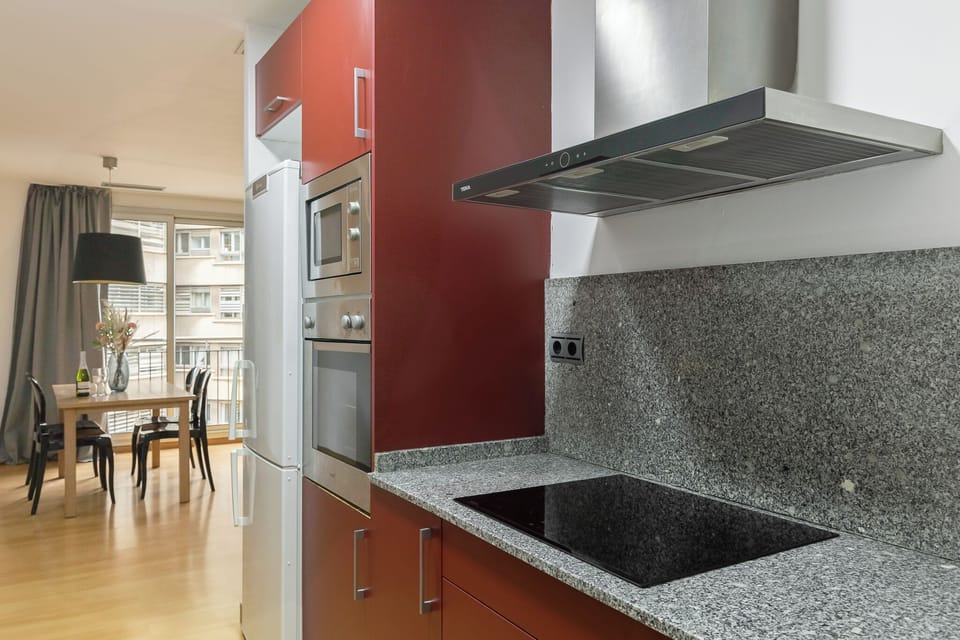 Apartment | Private kitchen | Fridge, microwave, oven, stovetop