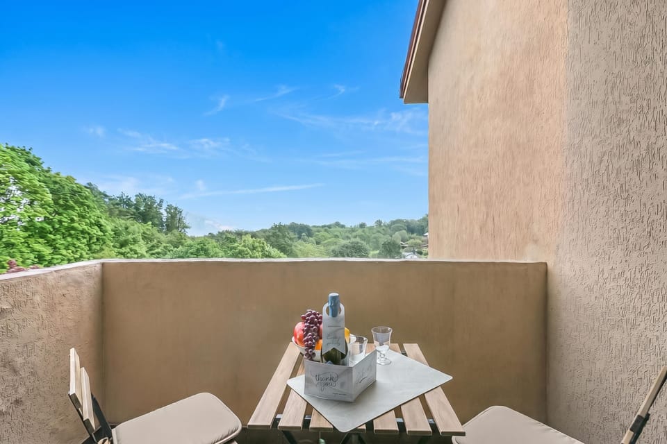 Family Townhome, 3 Bedrooms, 2 Bathrooms, Mountainside (Oasi nel Parco - Hillside Home with) | Balcony