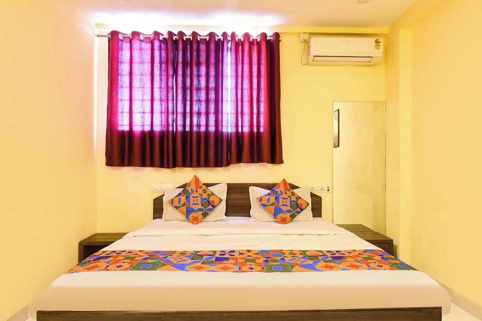 Egyptian cotton sheets, premium bedding, in-room safe, free WiFi