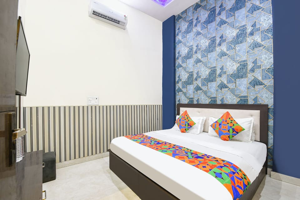 Premium Room | Egyptian cotton sheets, premium bedding, in-room safe, free WiFi