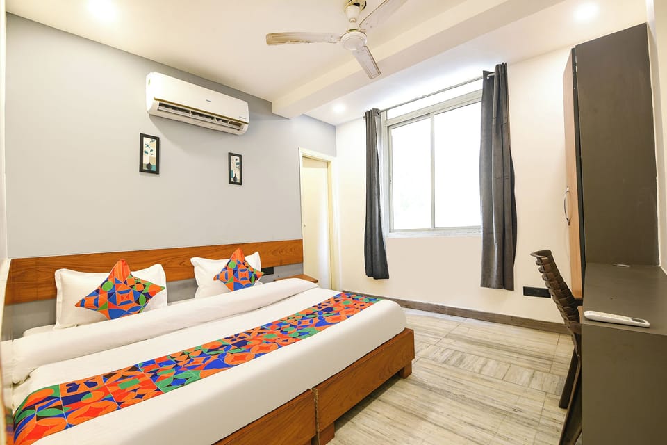 Egyptian cotton sheets, premium bedding, free WiFi, bed sheets
