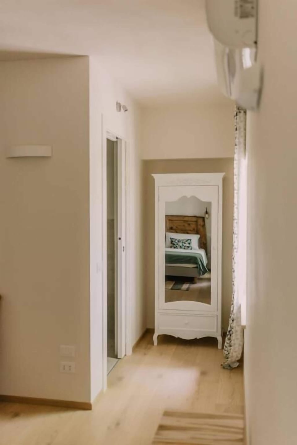 Deluxe Double or Twin Room, Hill View | Desk, blackout drapes, free WiFi