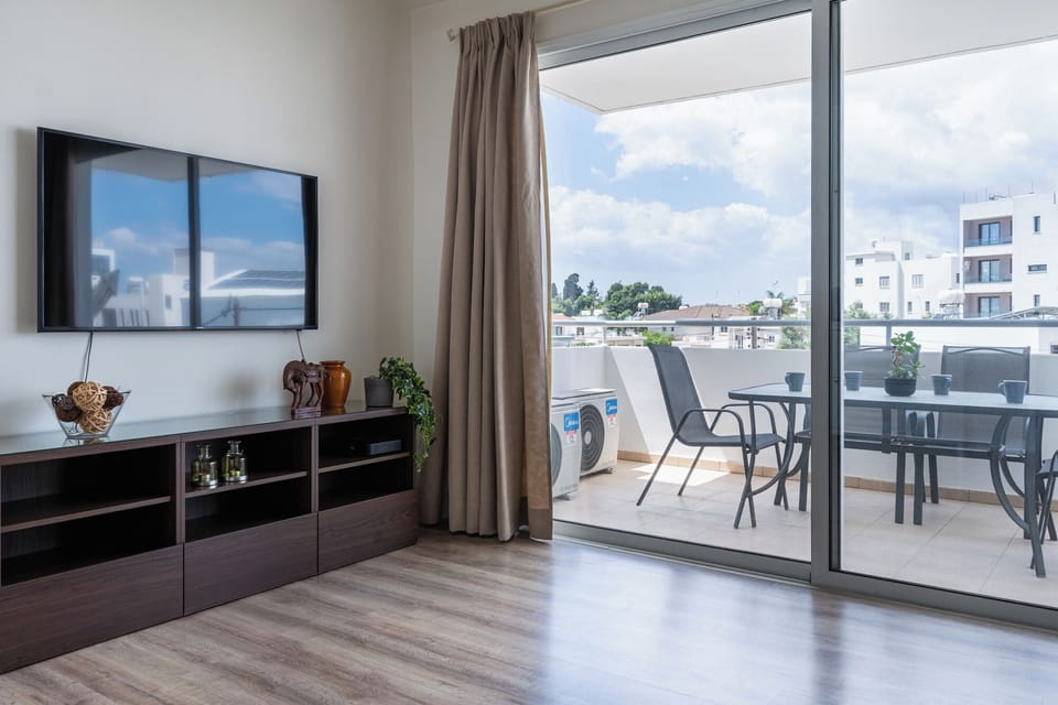 Apartment, Balcony, City View | Interior