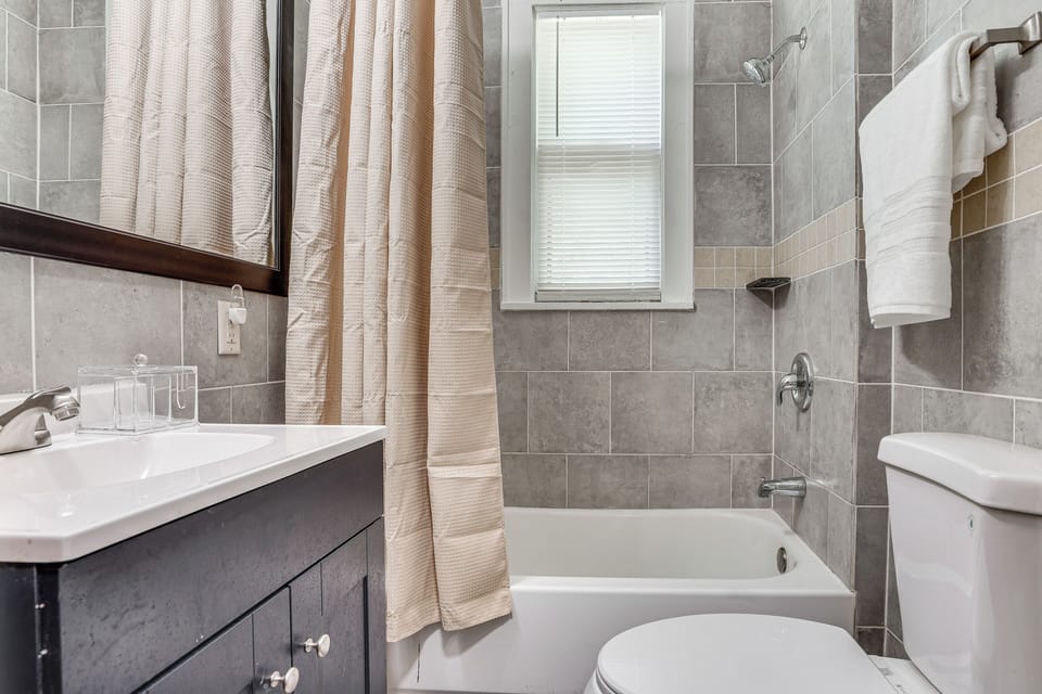 Explore Minneapolis! Pet-friendly Home w/ Sunroom Cottage in Minneapolis