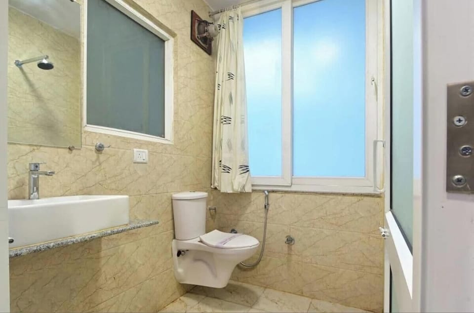 Shower, towels