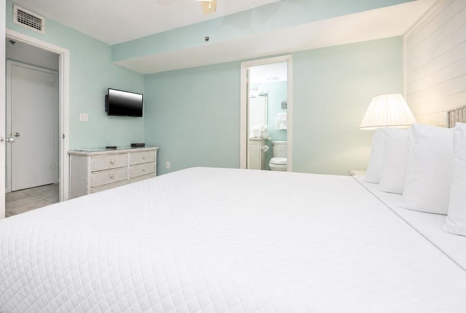 Condo, 1 Bedroom | 1 bedroom, WiFi (free)