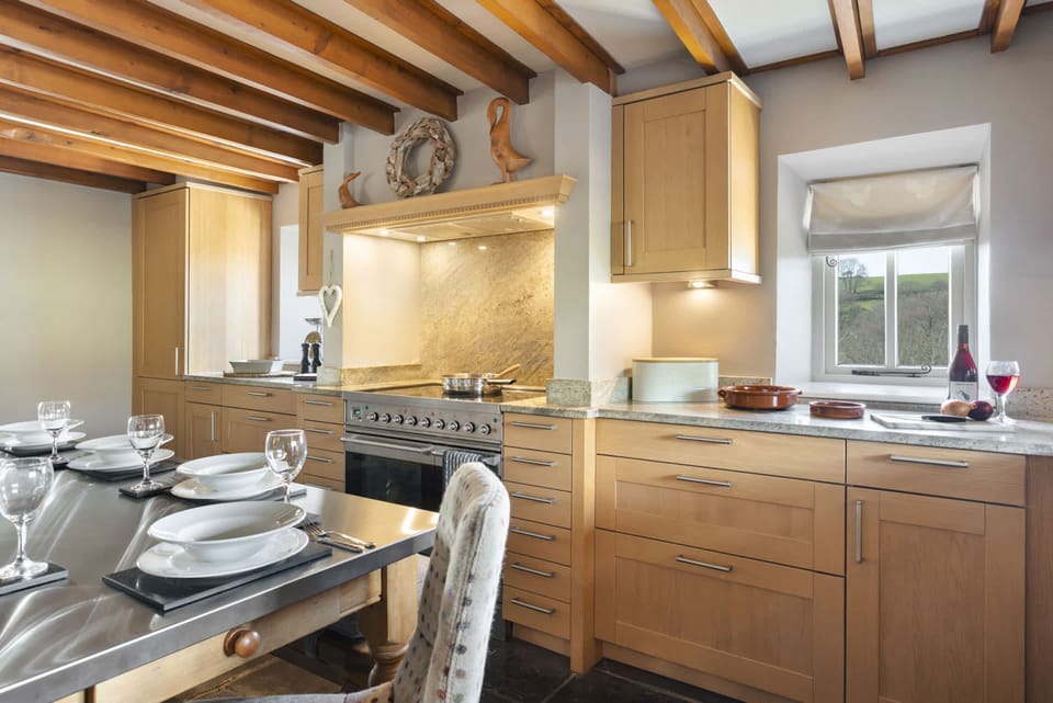 House | 5 bedrooms, Internet