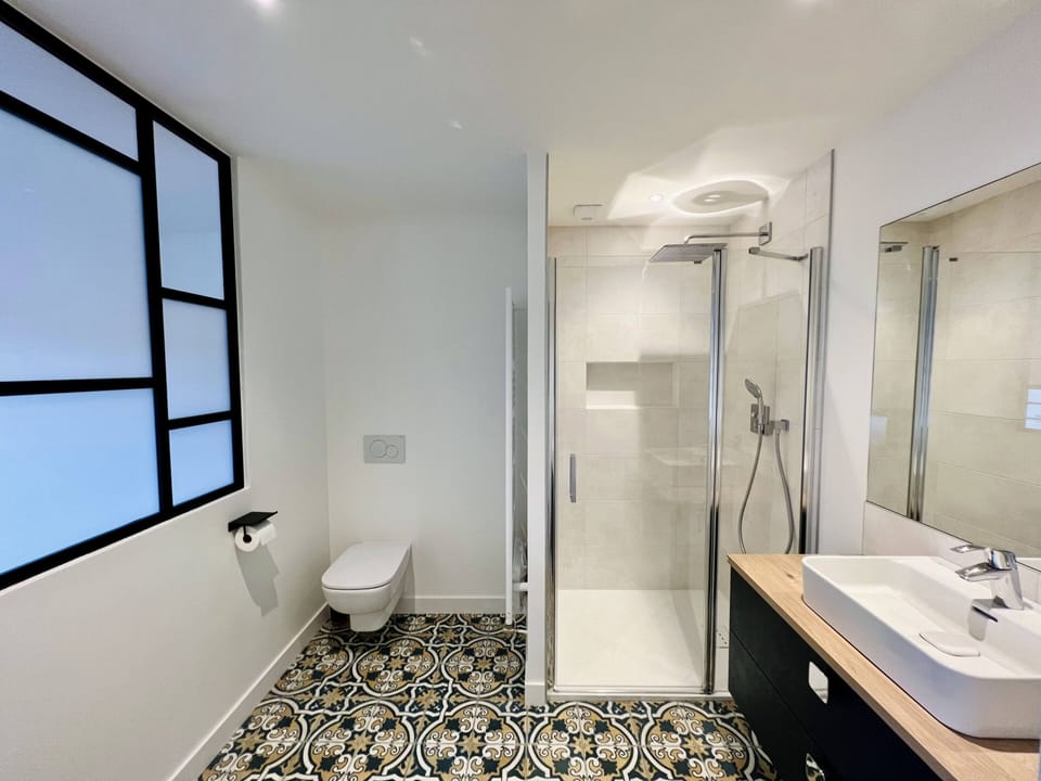 Deluxe Double Room | Bathroom