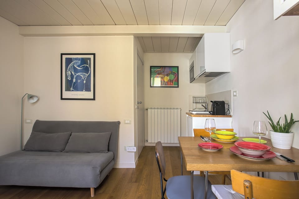 Apartment | Living area | Flat-screen TV