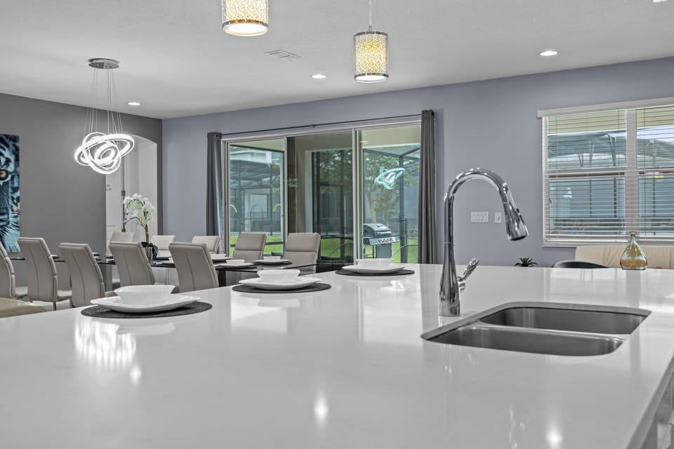 House, Multiple Beds, Pool Access, Garden View | Dining