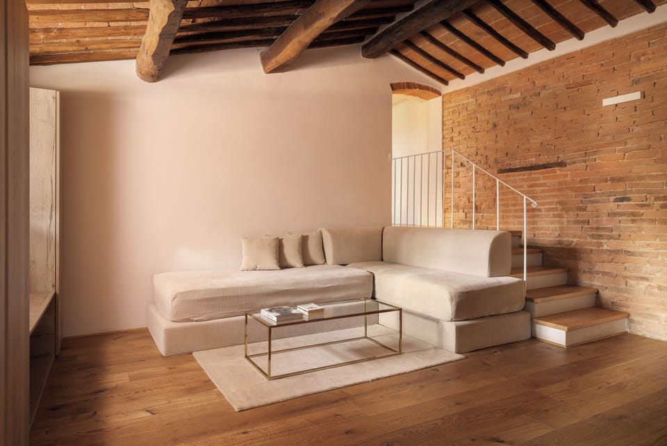 Deluxe Suite | Living area