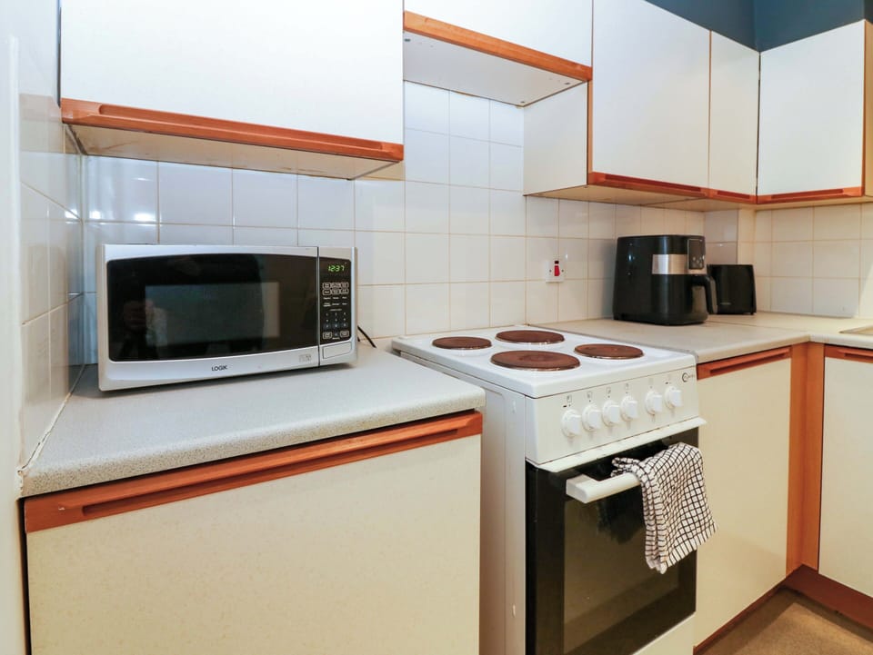 Cookware/dishes/utensils