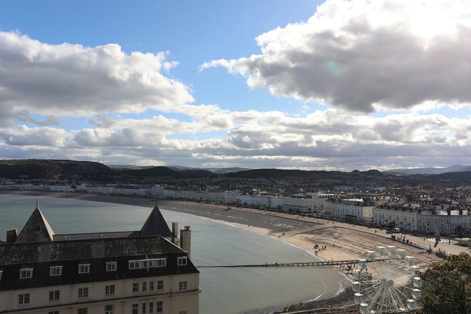 Home by the sea Cottage in Llandudno