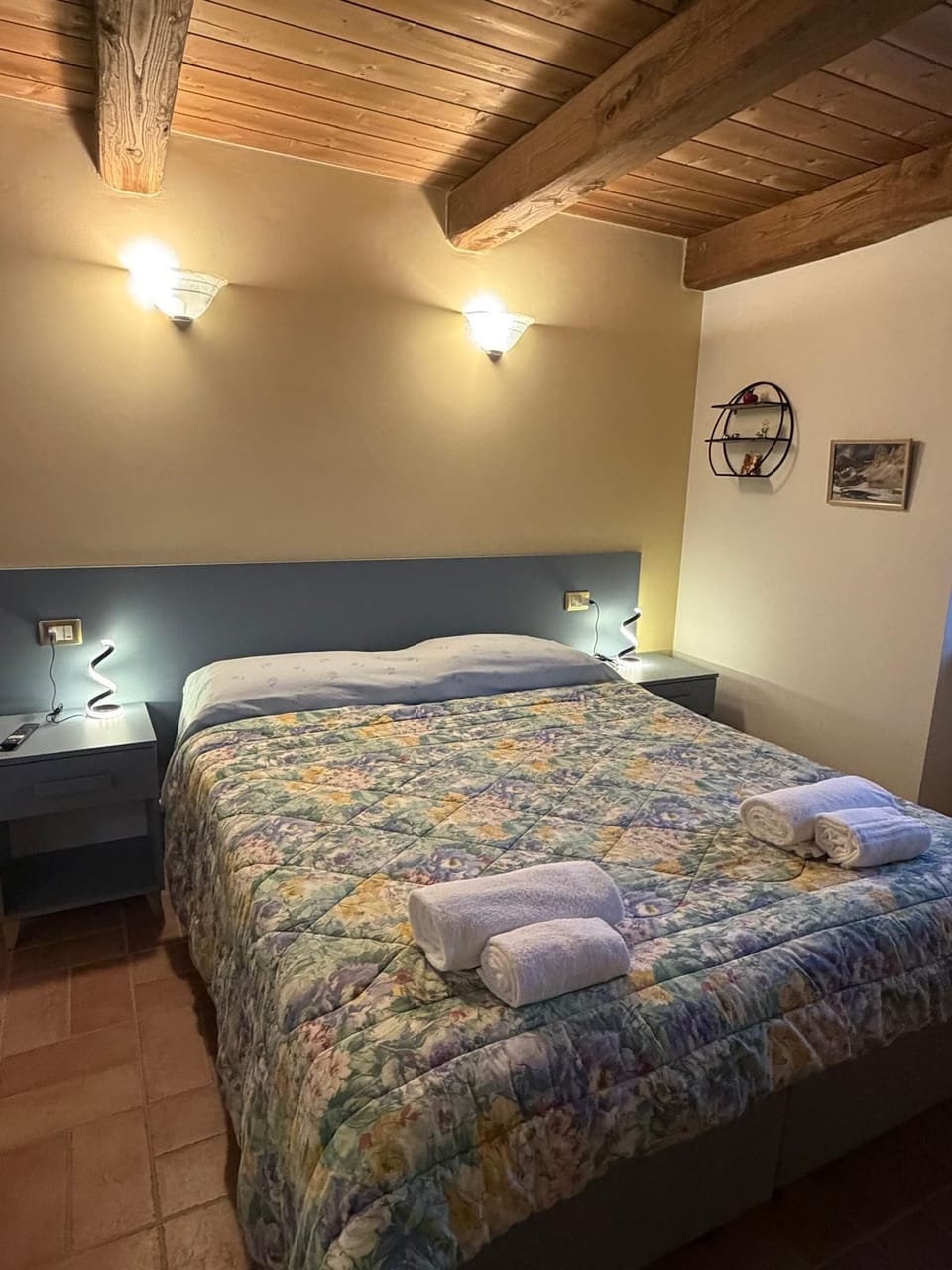 Superior Triple Room | Desk, laptop workspace, free WiFi