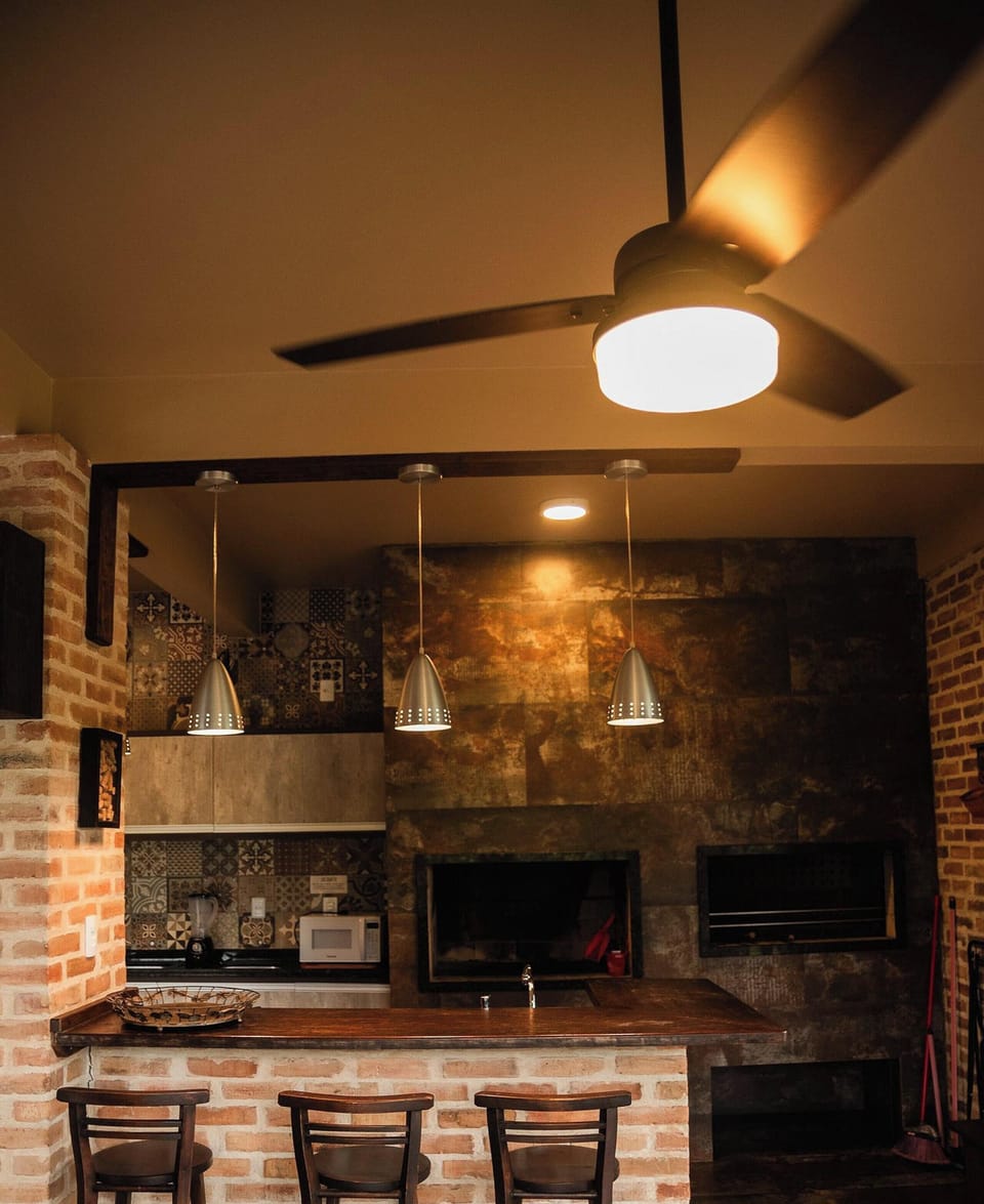 Luxury House, Pool Access, Lake View | Private kitchen | Fridge, microwave, cookware/dishes/utensils, dining tables