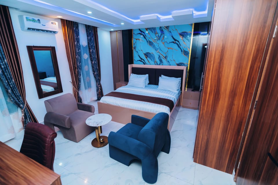 Superior Single Room | In-room safe, desk, free WiFi