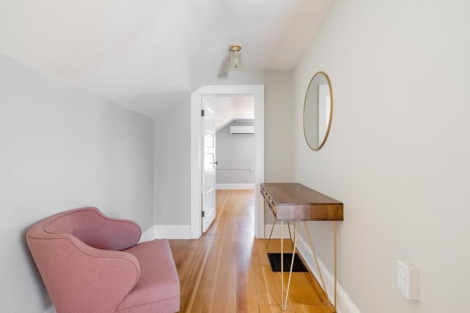 Basic House | Interior