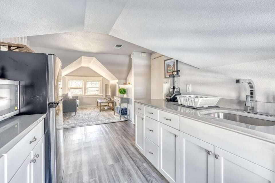 Apartment | Private kitchen | Fridge, cookware/dishes/utensils
