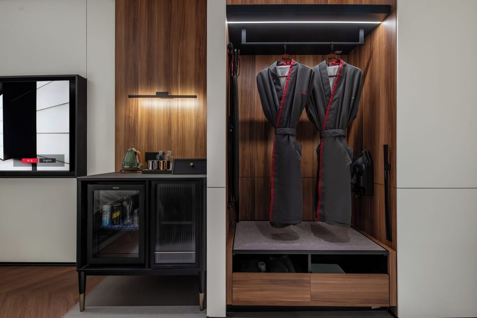 Basic Single Room, City View | Interior