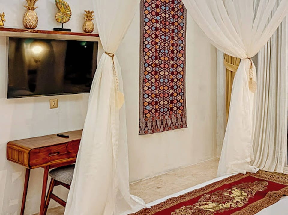 Two-Bedroom Villa with Private Pool | Desk, free WiFi, bed sheets