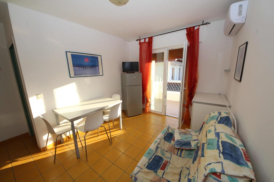 Apartment, 1 Bedroom, Balcony | Living room