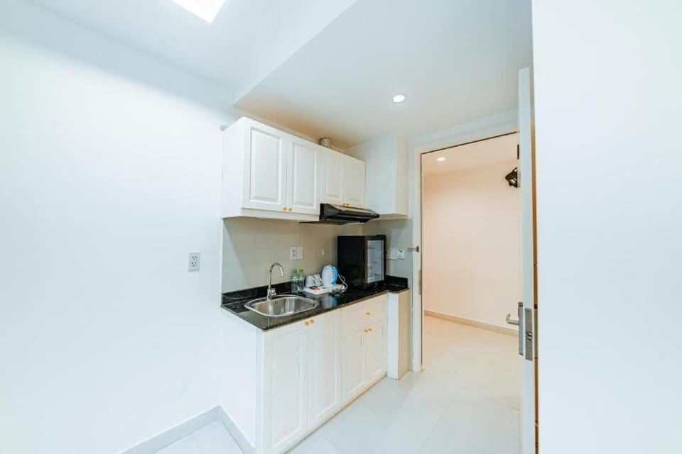 Superior Double Room, City View | Private kitchen | Espresso maker, coffee/tea maker, electric kettle
