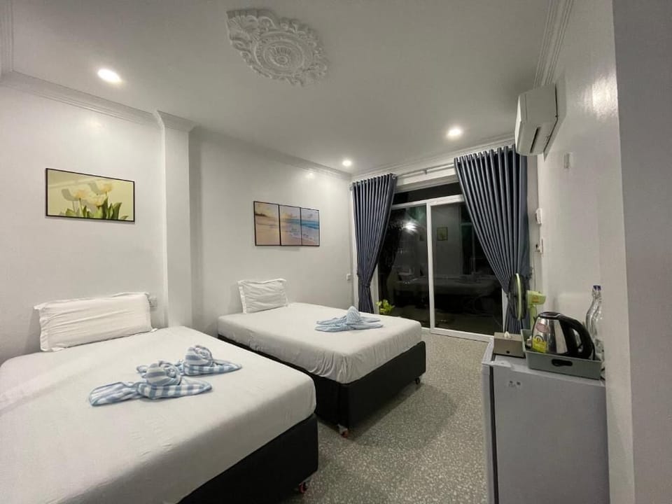 Standard Double or Twin Room, Balcony, Courtyard View | Laptop workspace, free WiFi
