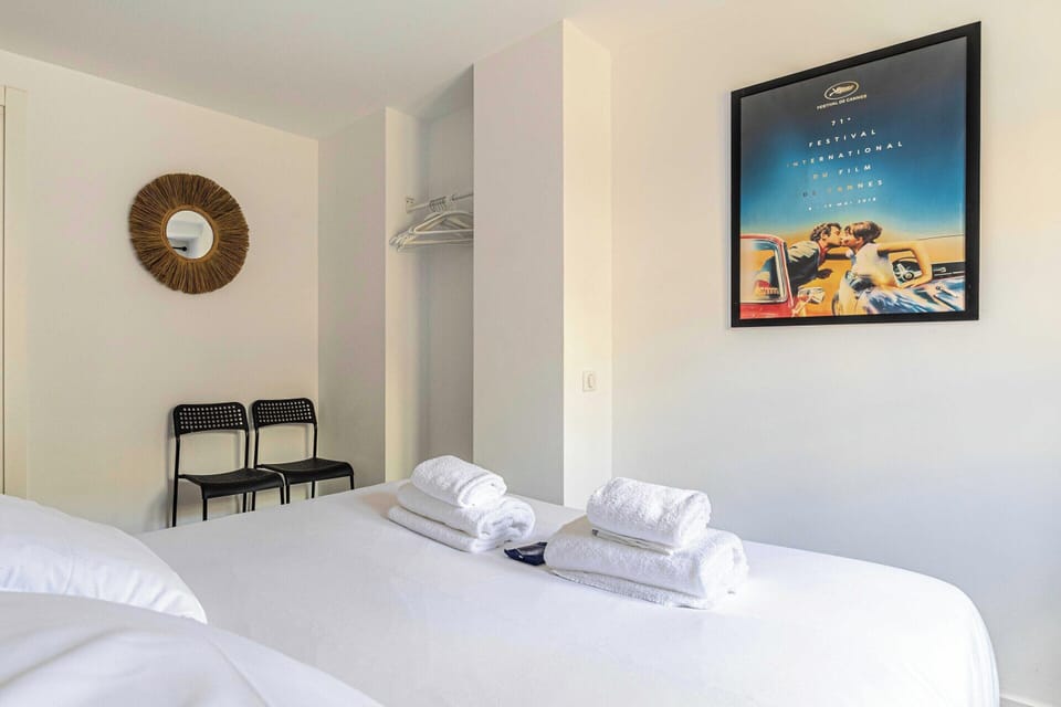 Apartment | 1 bedroom, laptop workspace, iron/ironing board, bed sheets