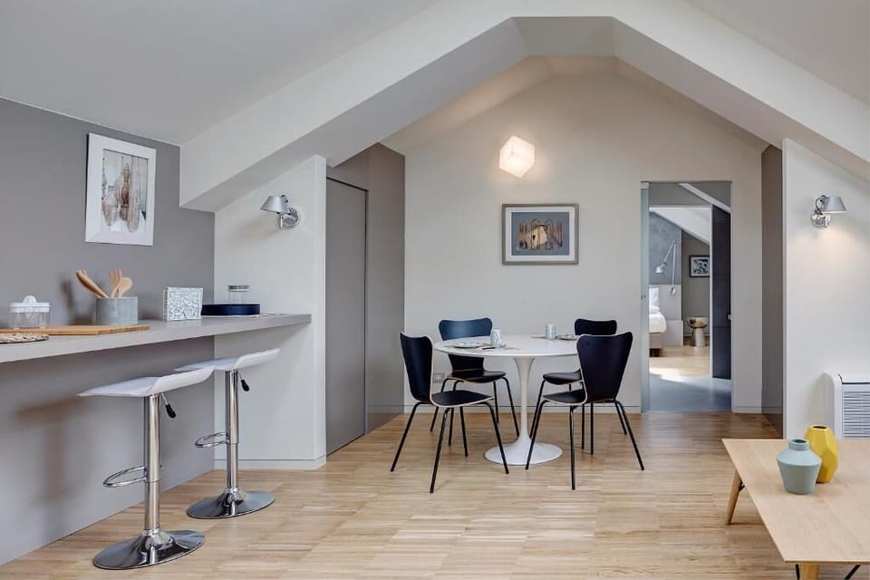 Classic Apartment | Dining