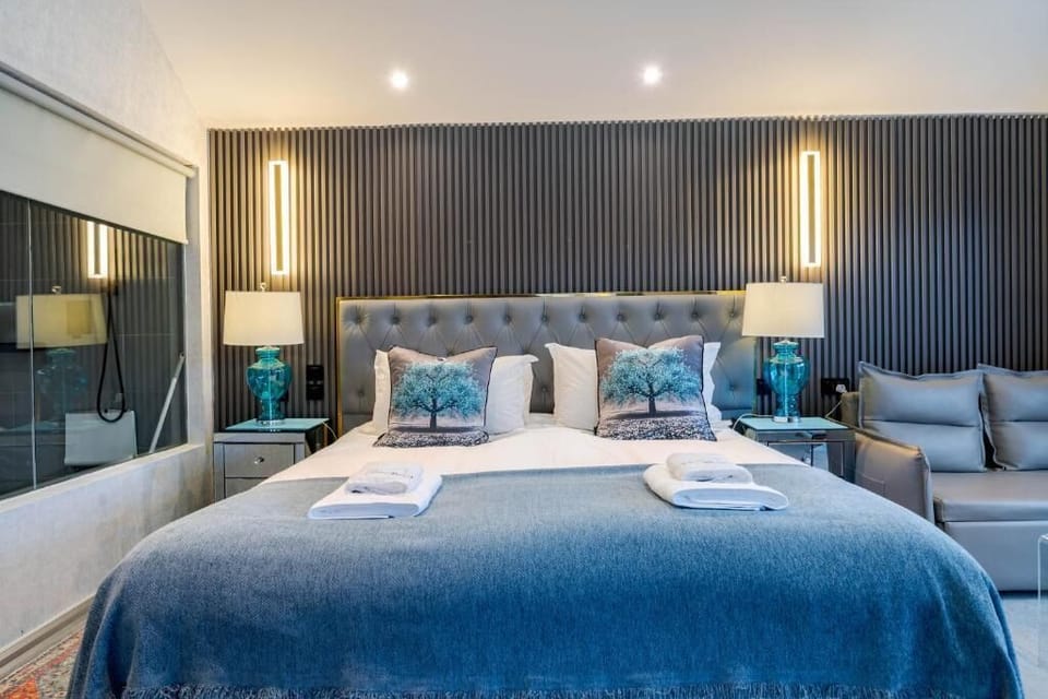 Junior Suite, Balcony, Mountain View | Iron/ironing board (on request), WiFi (free)