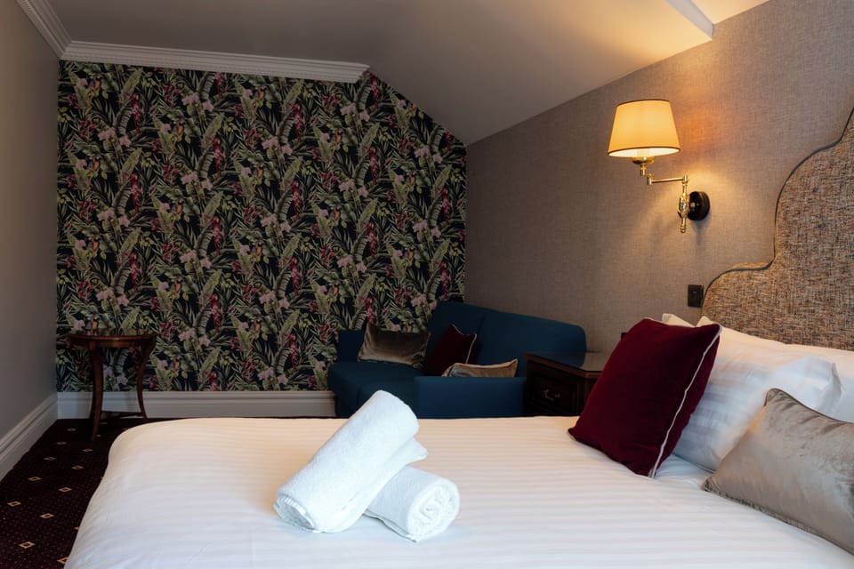 Family Quadruple Room, 1 King Bed with Sofa bed | Premium bedding, desk, WiFi (free), bed sheets