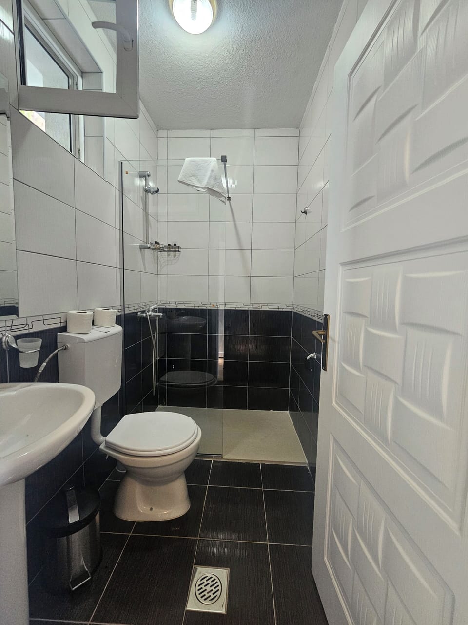 Luxury Triple Room, Terrace, Lake View | Bathroom | Shower, free toiletries, hair dryer, towels