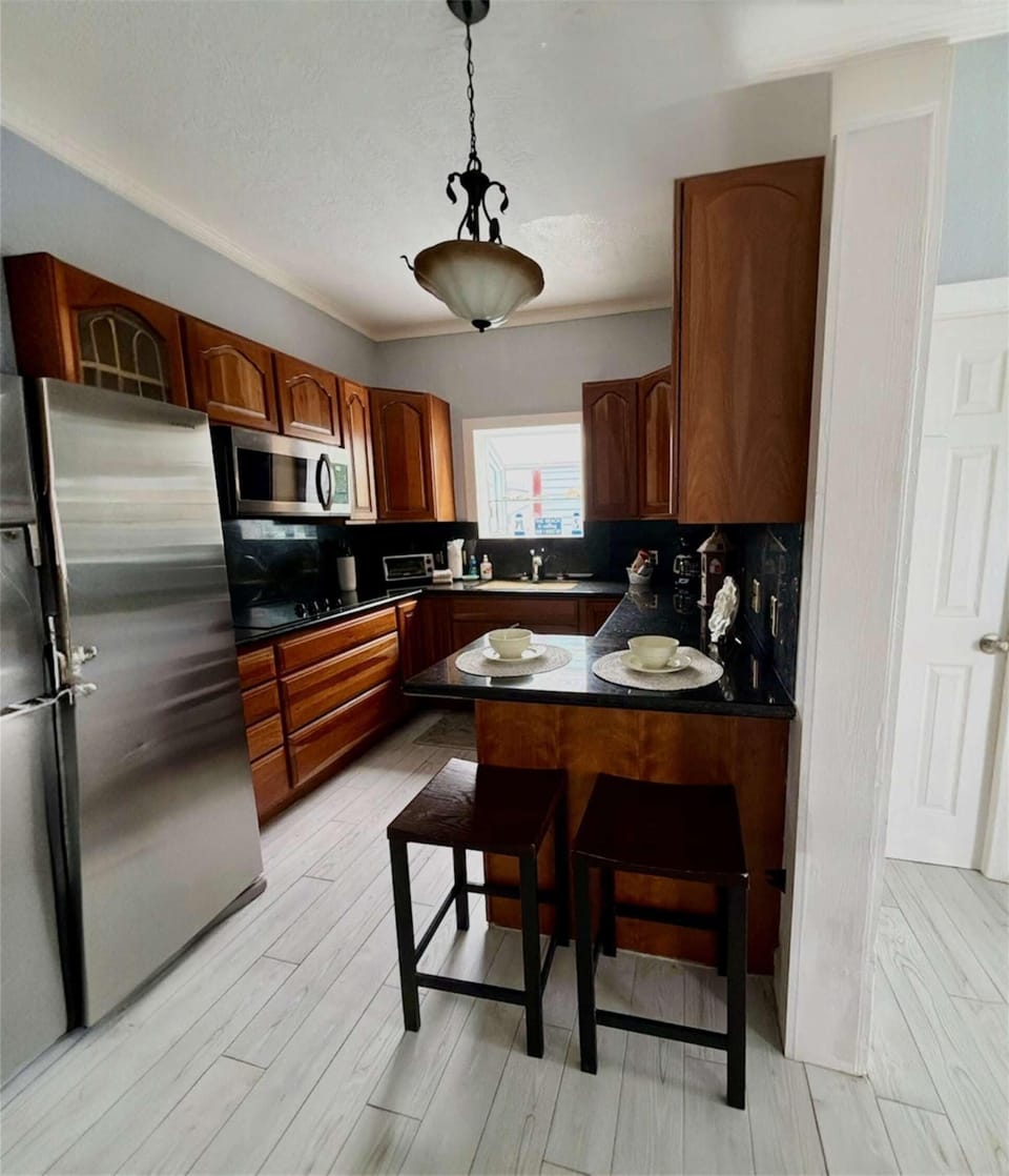 House, Multiple Beds, Patio (Sandy Toes Stay) | Private kitchen