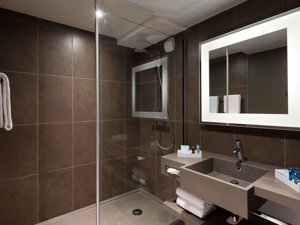 Superior Room, 1 Double Bed with Sofa bed (Paris View) | In-room safe, desk, blackout drapes, soundproofing